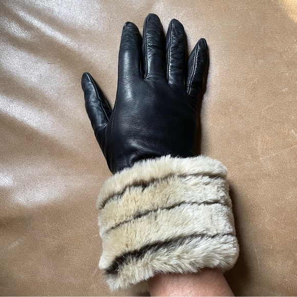 Vintage Accessories - Black leather gloves w faux fur cuff size small Portolano black cream size 7